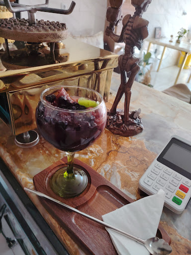 کافی شاپ رهام