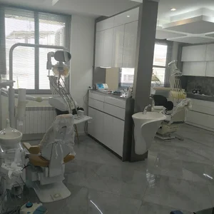 دندانپزشکی دکتر ابوالفضل مشایخی