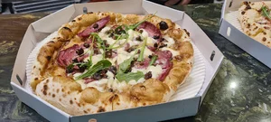 La fiamma pizzeria & cafe - پیتزا ناپلی فیاما