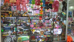 فروشگاه اسباب‌بازی تک توی