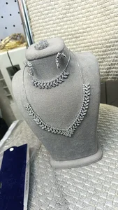 بدلیجات نگین