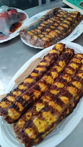 رستوران برگ سبز