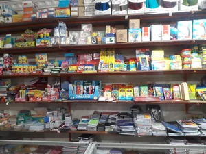 کتاب فروشی و لوازم الحریر حبیب وند 5