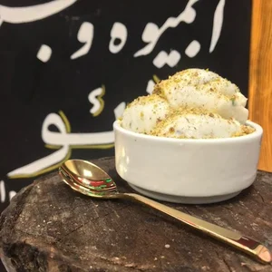 بستنی لئو