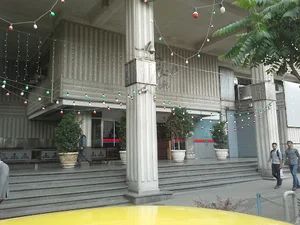 شرکت نفت - ورودی مرکزی اول جدید