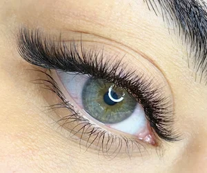 آکادمی کاشت مژه و ناخن ماری شهریاری