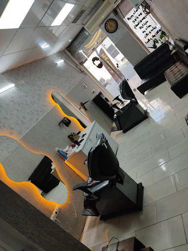 آرایشگاه قیچی طلا
