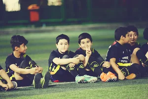 مدرسه فوتبال و باشگاه کارول مشهد