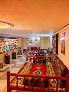 رستوران و سفره خانه سنتی دلنشین