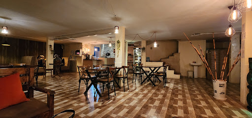 کافه و رستوران کالیچی