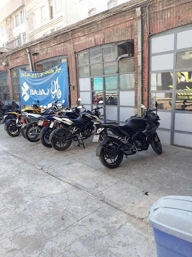 تعمیرگاه مرکزی باجاج و هوندا(گروه صنعتی فارس)