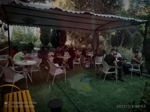 کافه کتاب اقاقیا