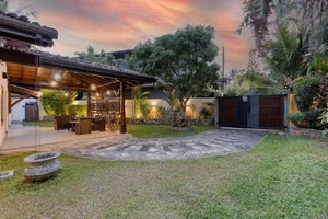 A peaceful private villa with 4 bedrooms just 100m away from Tangalle town