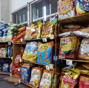 سوپر مارکت موچنان