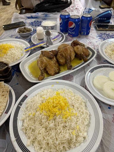 رستوران اکبرجوجه (شعبه اصلی لاهیجان)