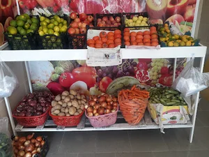 میوه و تره بار لبخند