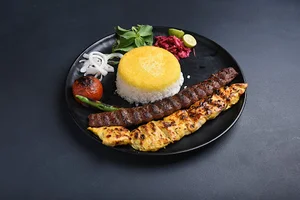 کافه رستوران پیرآقا