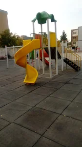 زمین بازی کودکان