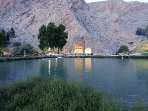 مجموعه تاریخی تفریحی طاق بستان