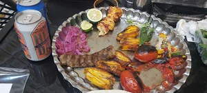 نان داغ کباب داغ گلپایگانی (اعتماد)