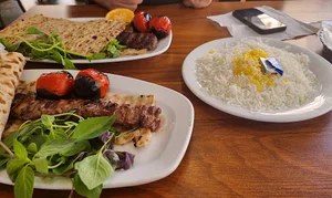کبابی حاج فضل الله گلپایگانی و پسران