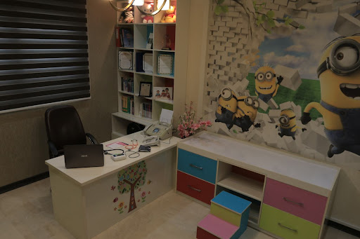 مطب دکتر عاطفه خبازان