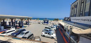 Corniche Commercial Center Station
