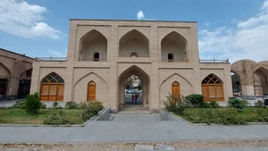 دروازه عالی قاپو