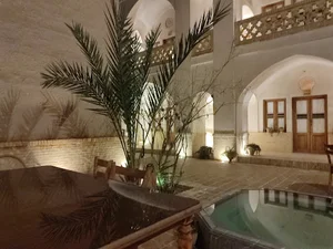 هتل سنتی طاق چشمه