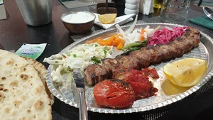 رستوران قرص قمر