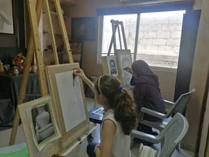 أكاديمية ريشة ولون لتعليم الرسم