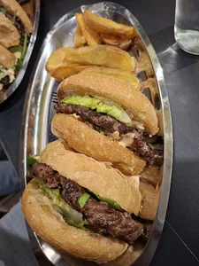 همبرگر گاو