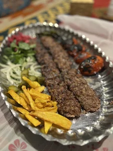 کافه رستوران لوکا