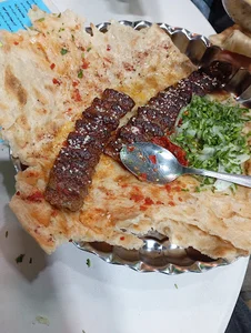 کباب ذغالی و لقمه کباب آدانا