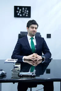 کلینیک زیبایی دکتر میعاد مهدوی