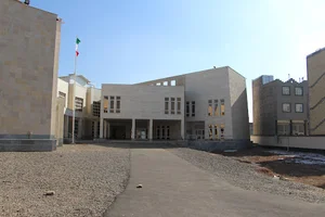 Art School/ هنرستان
