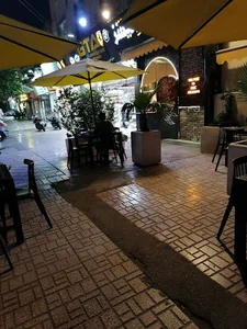 کافه دلیشز (درختی)