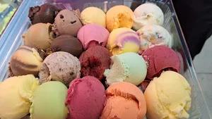 Ice cream shad بستنی شاد