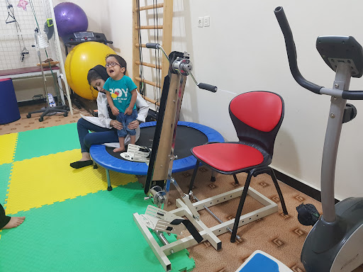 مرکز کاردرمانی قائم
