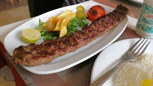 رستوران یاس میزبان