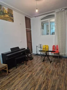 آموزشگاه موسیقی زنبورک