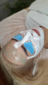 پاکسازی و فیشیال پوست مروا