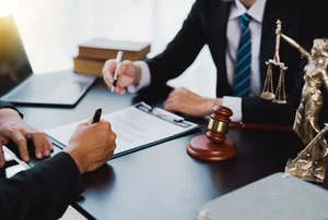 دفتر خدمات بیمه حفاظ جوان