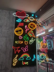 تابلوسازی و خدمات لیزر نورال