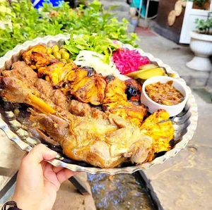 رستوران لاویج زکوی