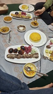رستوران مجلل قومس