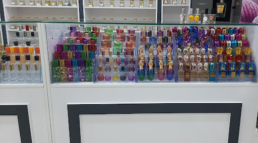 عطر آوانا