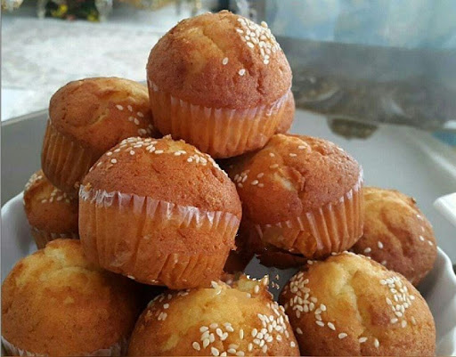 کیک و پیراشکی بی بی