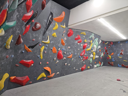 Dyno climbing academy / آکادمی سنگنوردی داینو
