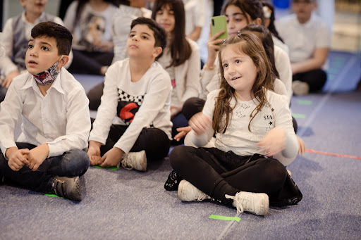 English Zone Institute معهد انكلش زون لتعليم اللغات